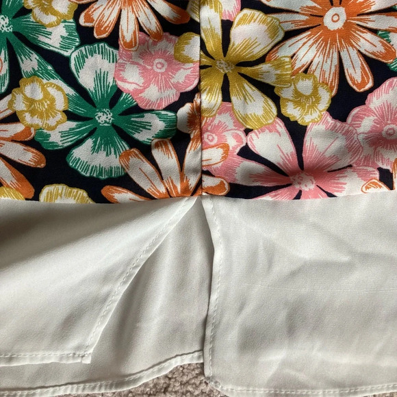 EUC Banana Republic short sleeve daisy pattern blouse size Small - Picture 5 of 6